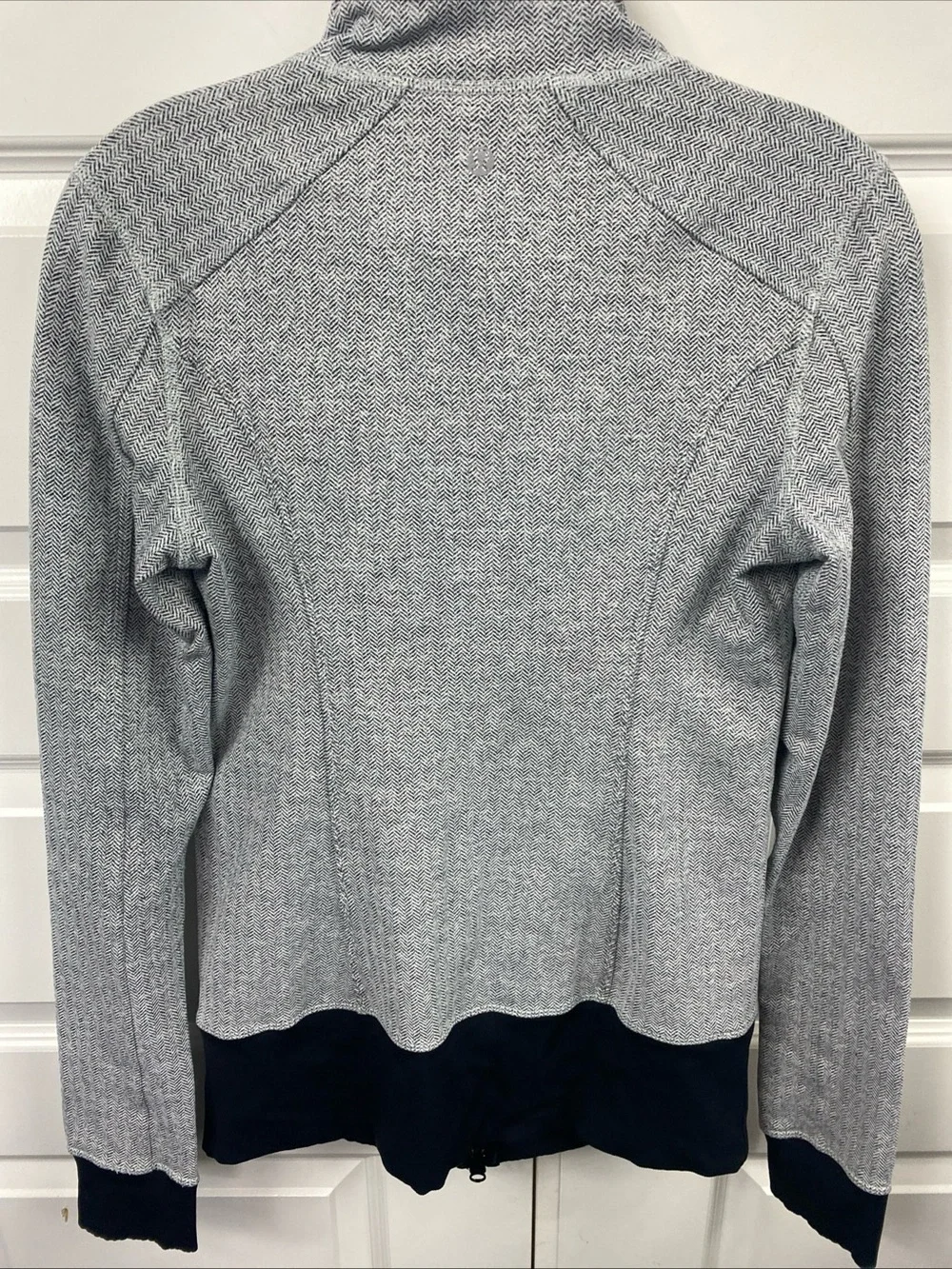 Lululemon Herringbone Grey Full Zip Athletic Asana Jacket 8 Thumbholes Casual
